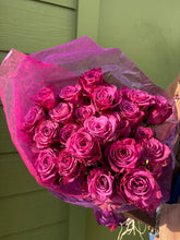 Load image into Gallery viewer, Dealer’s Choice Roses