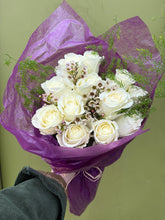 Load image into Gallery viewer, White Roses