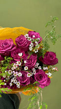 Load image into Gallery viewer, Dealer’s Choice Roses