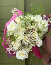 Load image into Gallery viewer, White Roses